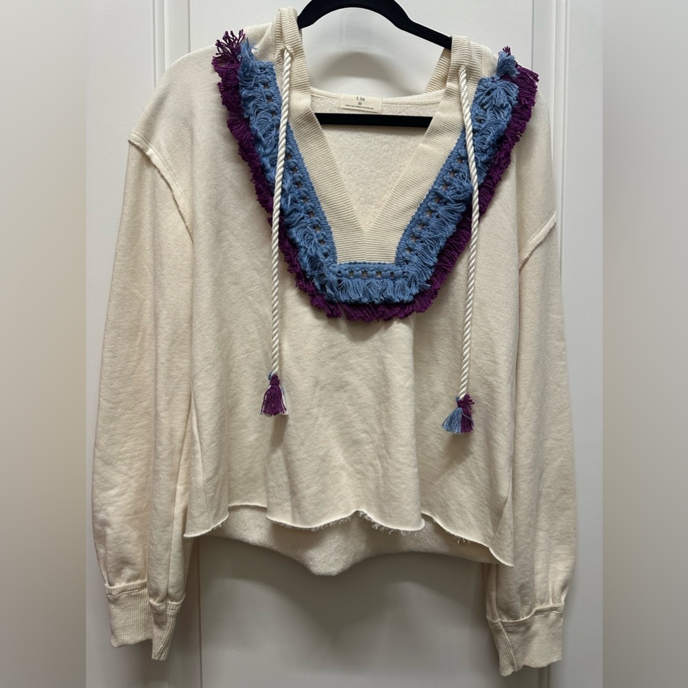 t.la Women's White Long Sleeve Hooded Pullover Sweatshirt Size Small NWOT